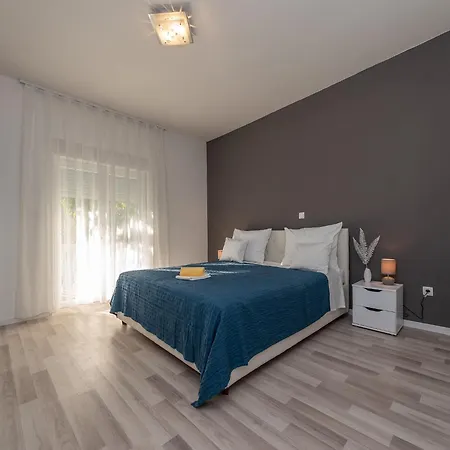 In With Pool Near Zadar * Galovac (Zadar)