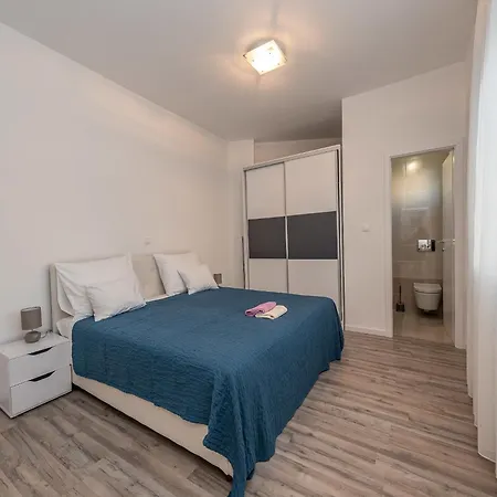 In With Pool Near Zadar