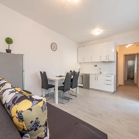 Prázdninový dům In With Pool Near Zadar *