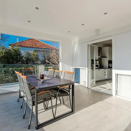 In With Pool Near Zadar Prázdninový dům Galovac (Zadar)