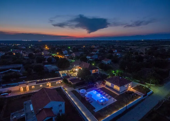 In With Pool Near Zadar Dom wakacyjny *