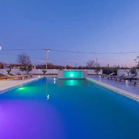 Feriehus Classy In With Swimming Pool Galovac (Zadar)