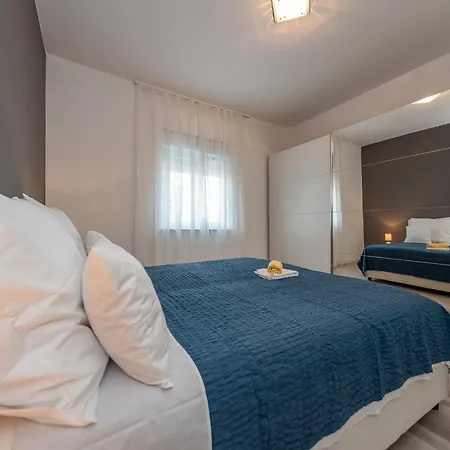 In With Pool Near Zadar