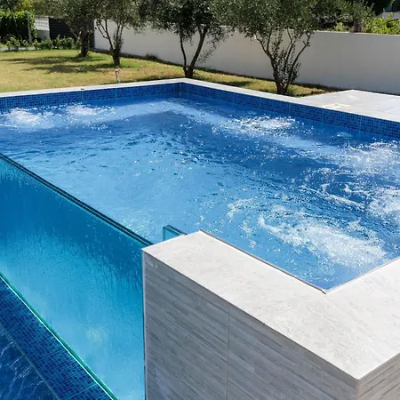 In With Pool Near Zadar * Galovac (Zadar)