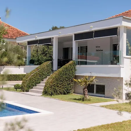 In With Pool Near Zadar