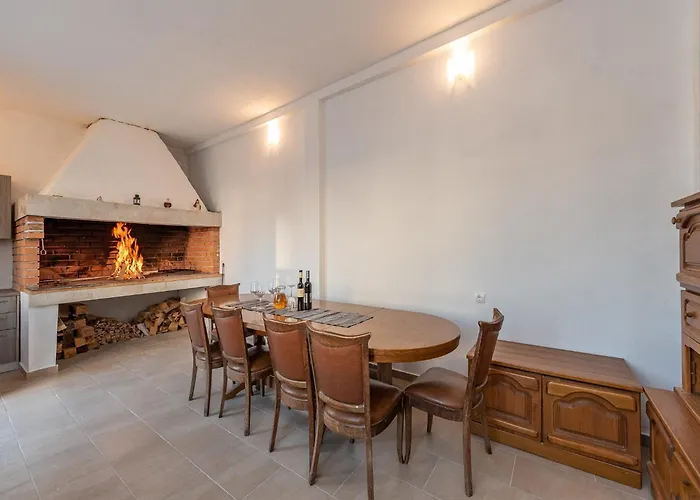 In With Pool Near Zadar *