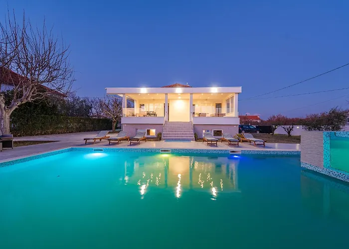 度假居 In With Pool Near Zadar